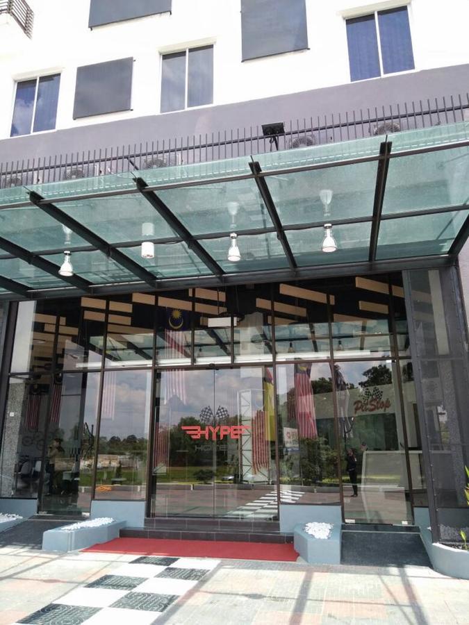 Hype Motorsport Hotel Нилай Экстерьер фото
