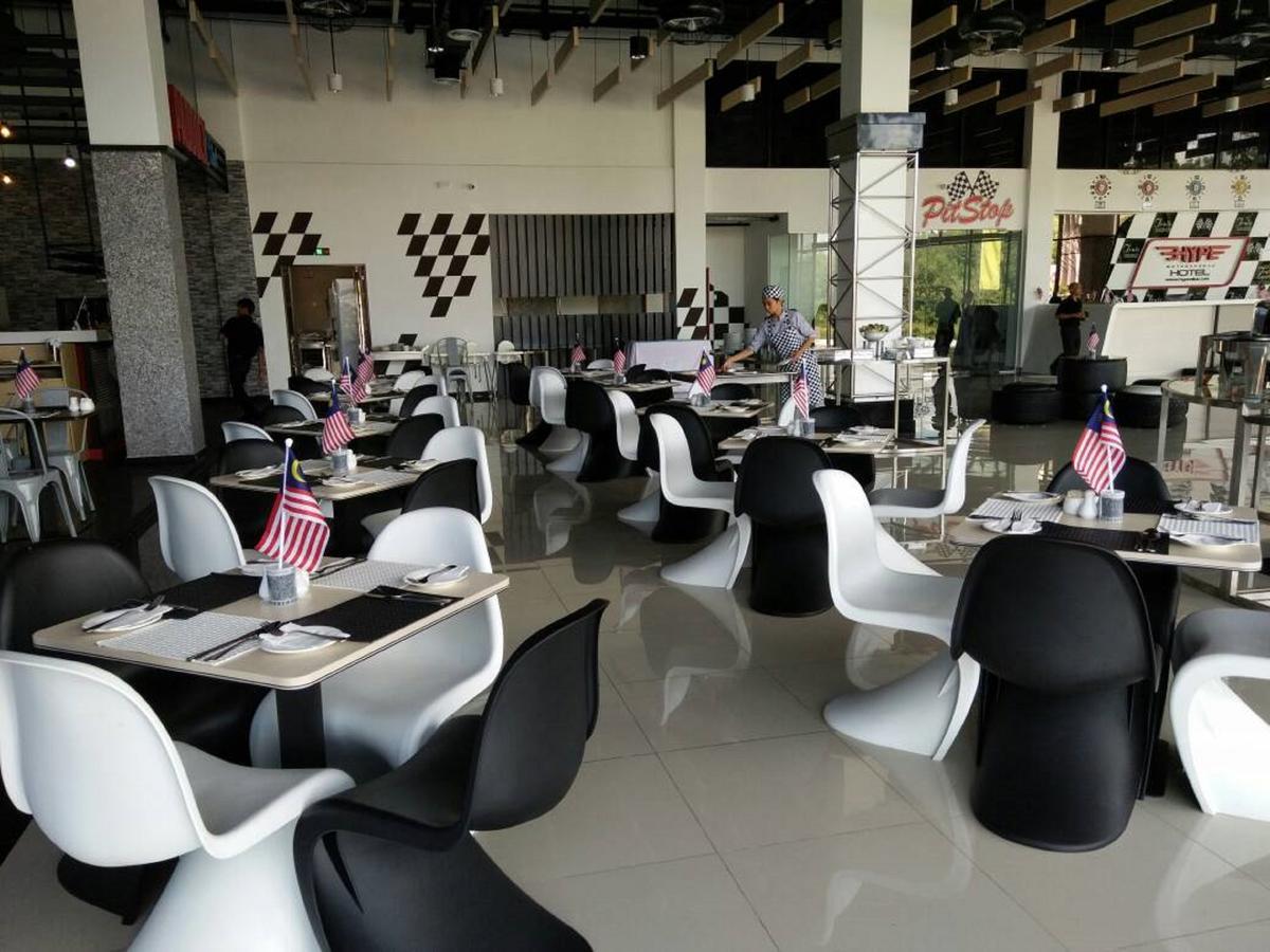 Hype Motorsport Hotel Нилай Экстерьер фото